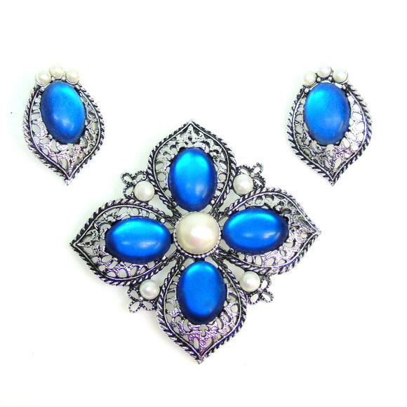 Emmons Signed Demi Parure BROOCH & EARRINGS Clip-On Set Faux Blue Opal & Pearls - Picture 1 of 5